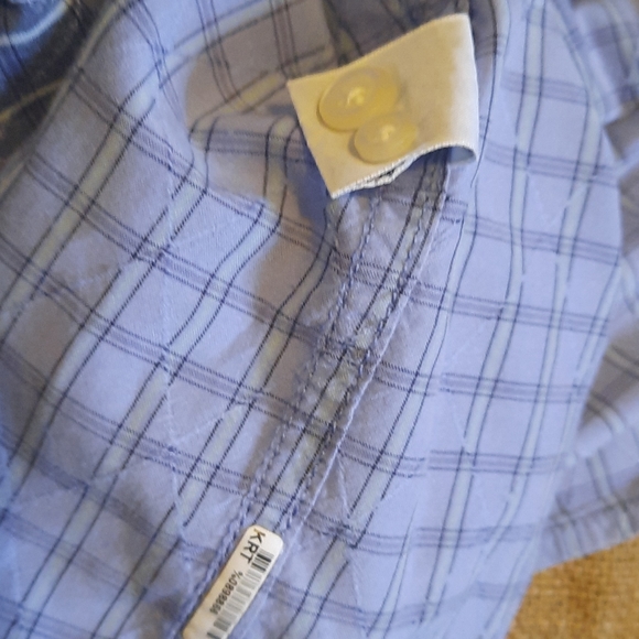Tommy Bahama lavender silk dress shirt - Picture 7 of 8